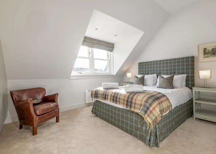 Gillespie Apartments - Spectacular Penthouse