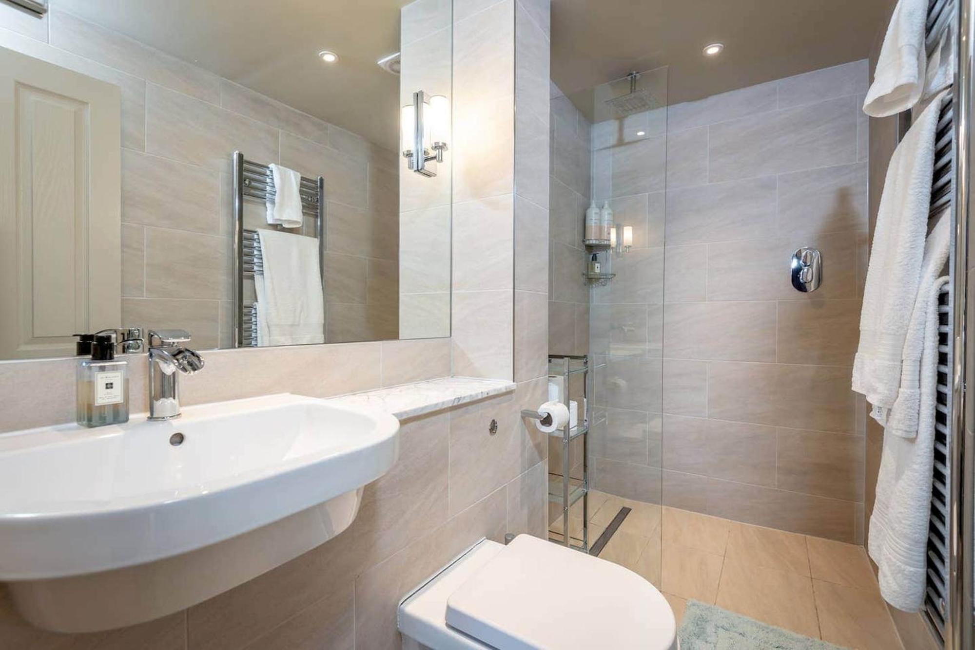 Gillespie - Spectacular Penthouse *