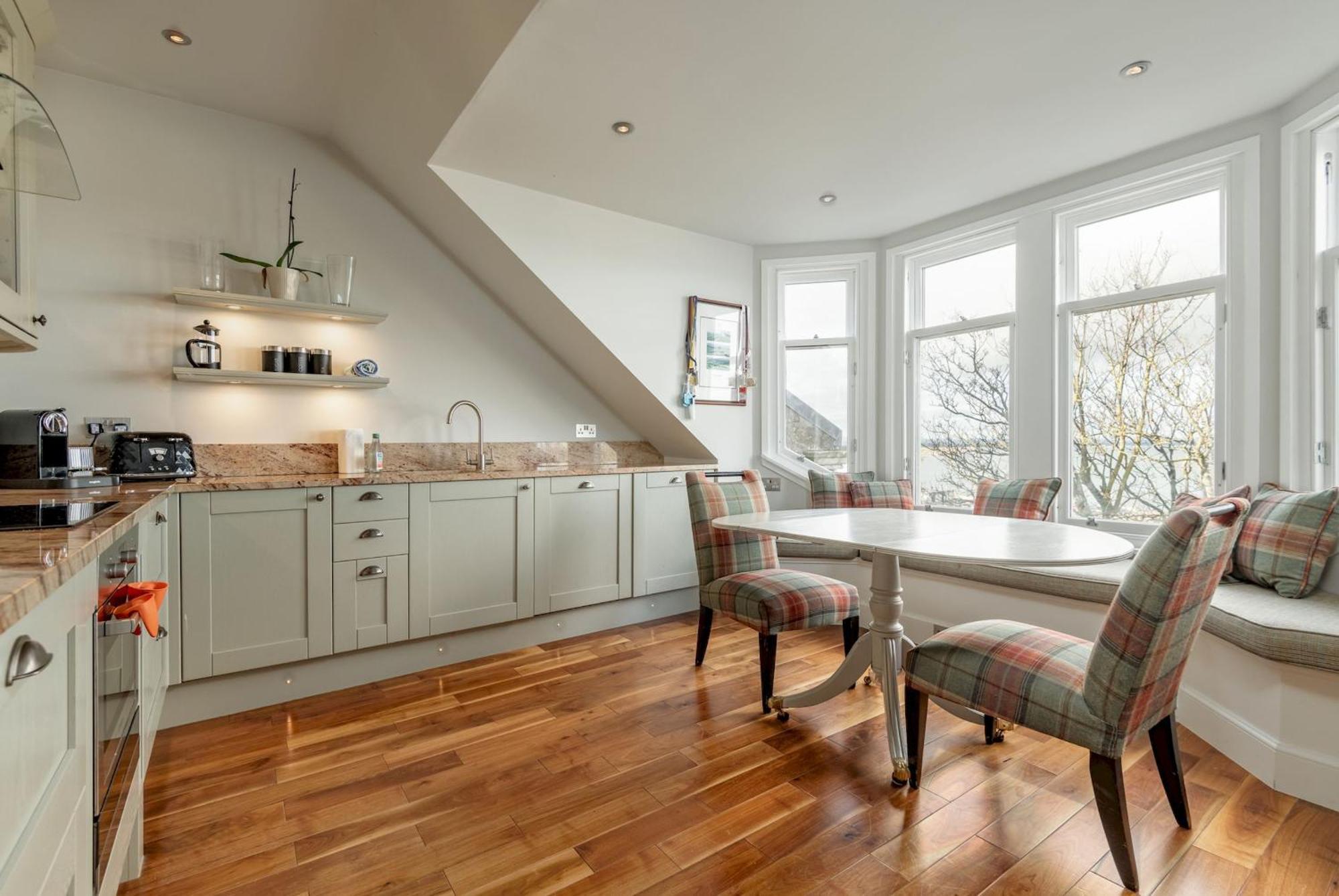 Gillespie - Spectacular Penthouse Apartment *