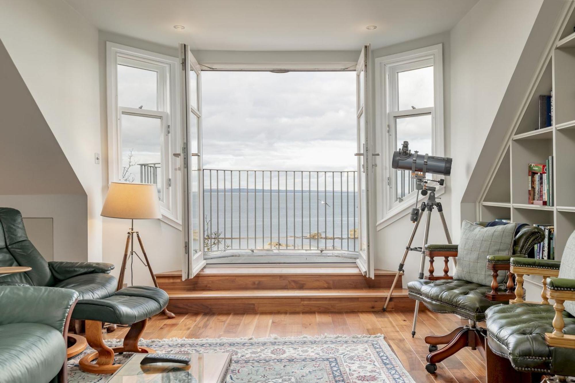 Gillespie - Spectacular Penthouse Apartment St Andrews