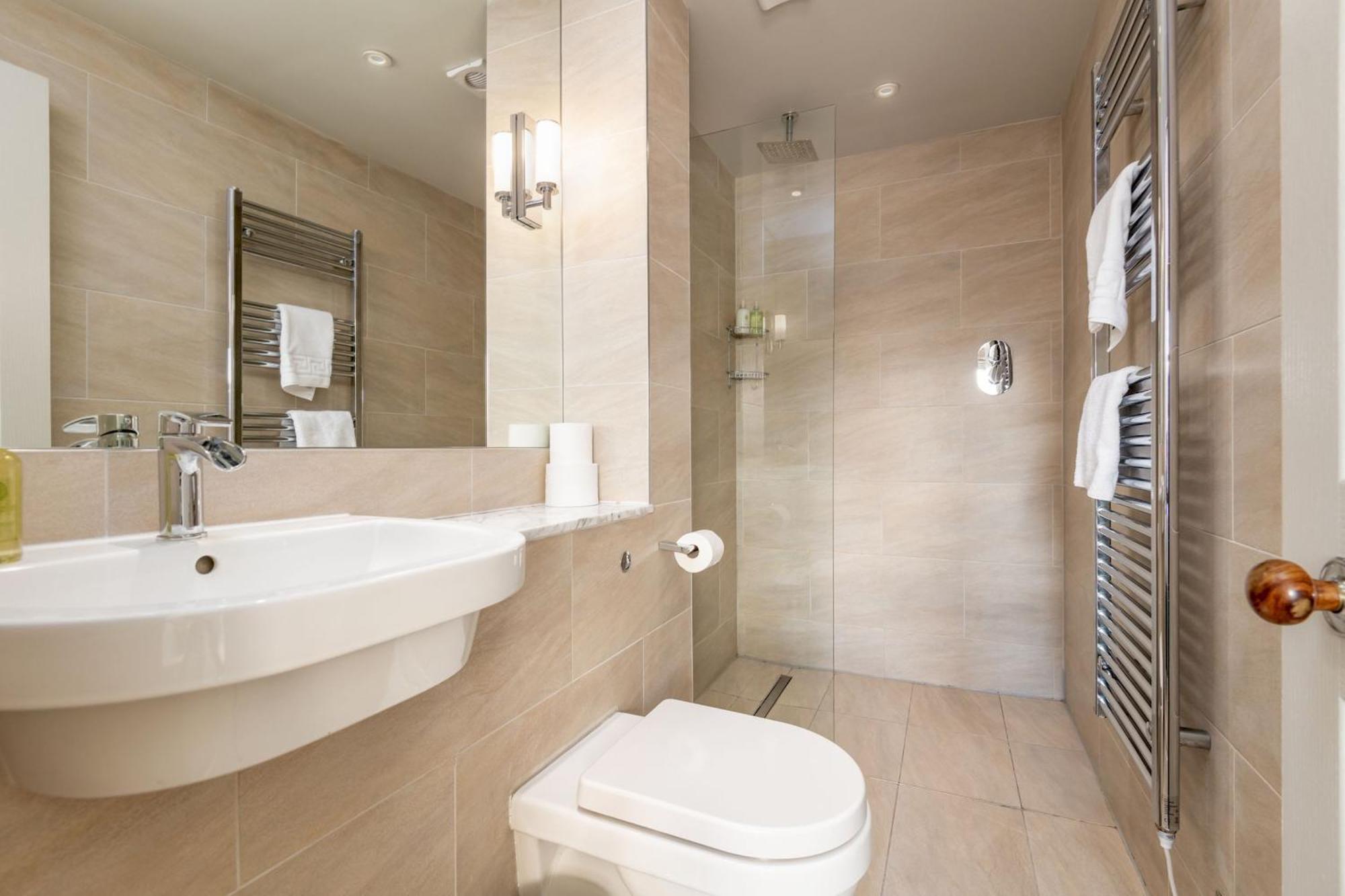 Gillespie - Spectacular Penthouse *